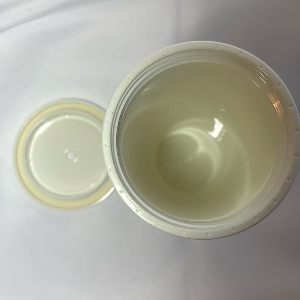 Kate Spade New York Miss to Mrs White 20 oz Tumbler White and Gold - Picture 7 of 9